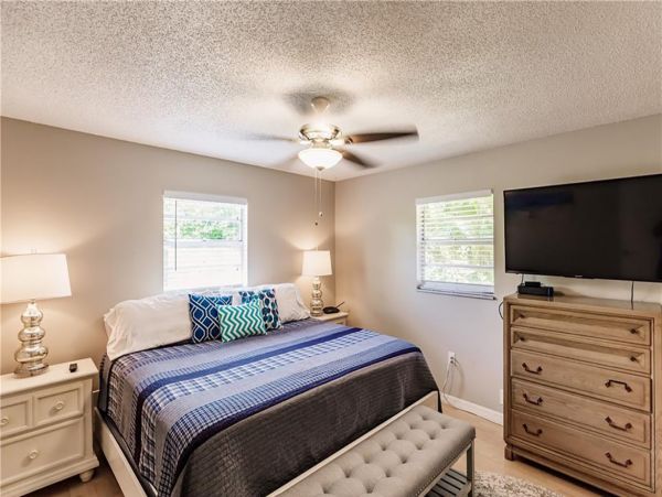 Three Bedroom Naples Vacation Home Short Bike/Drive To Beach