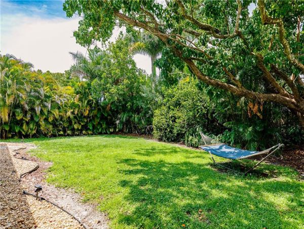 Three Bedroom Naples Vacation Home Short Bike/Drive To Beach