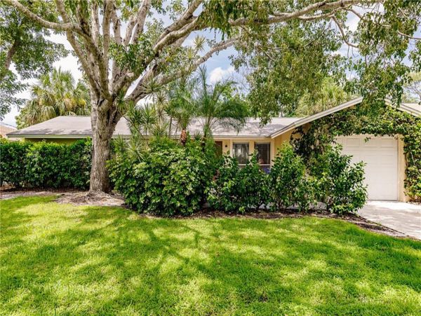 Three Bedroom Naples Vacation Home Short Bike/Drive To Beach