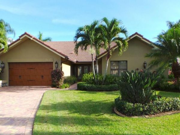 Cape Coral Luxury Vacation Rental Home Three Bedrooms