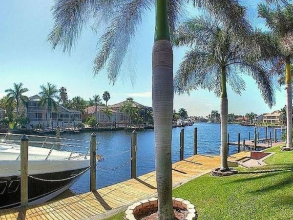 Cape Coral Luxury Vacation Rental Home Three Bedrooms