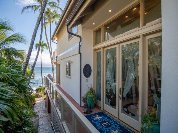 Oceanfront Elegance - Luxury Maui Villa with Private Beach & Sunset Views