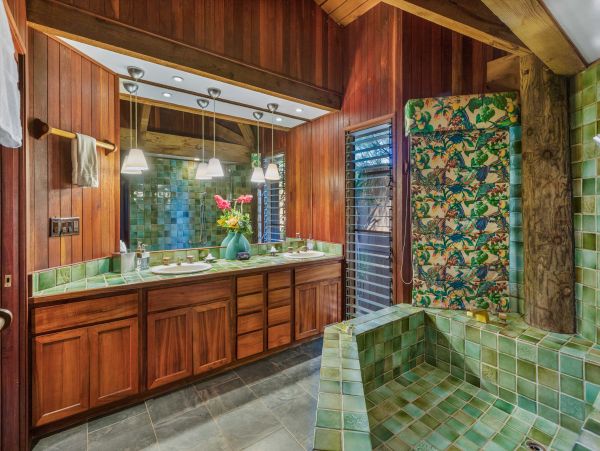 Napili 5 bedroom Oceanfront  Property