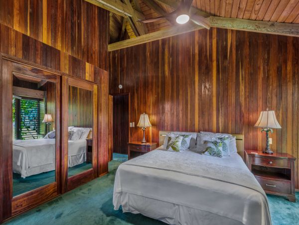 Napili 5 bedroom Oceanfront  Property