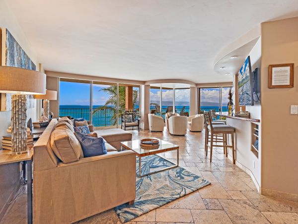 Oceanfront Corner Retreat with Breathtaking Wraparound Views in Kaanapali