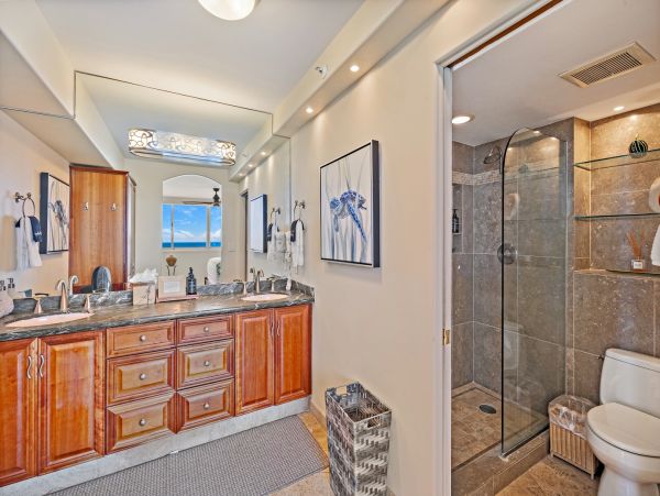 Oceanfront Corner Retreat with Breathtaking Wraparound Views in Kaanapali
