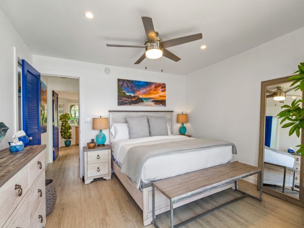 DIRECT BEACHFRONT 3 BEDROOM LAHAINA TOWNHOME