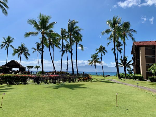 Beachfront Two Bedroom Vacation Condo in Kaanapali
