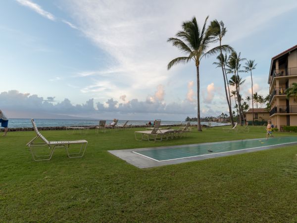 Beachfront Two Bedroom Vacation Condo in Kaanapali