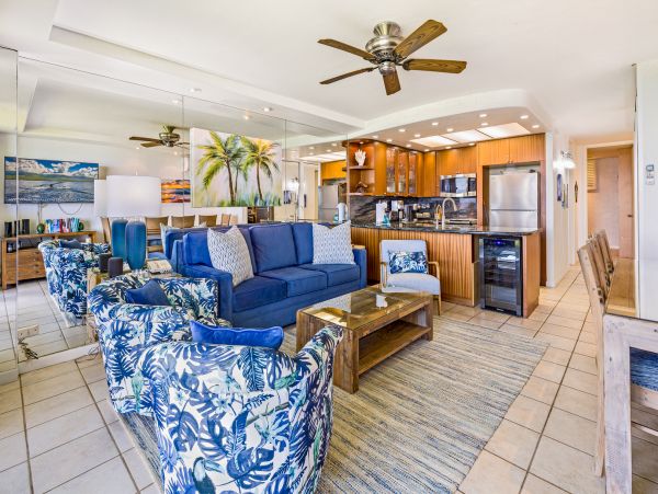 Beachfront Two Bedroom Vacation Condo in Kaanapali