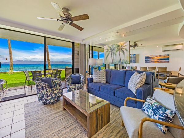 Beachfront Two Bedroom Vacation Condo in Kaanapali
