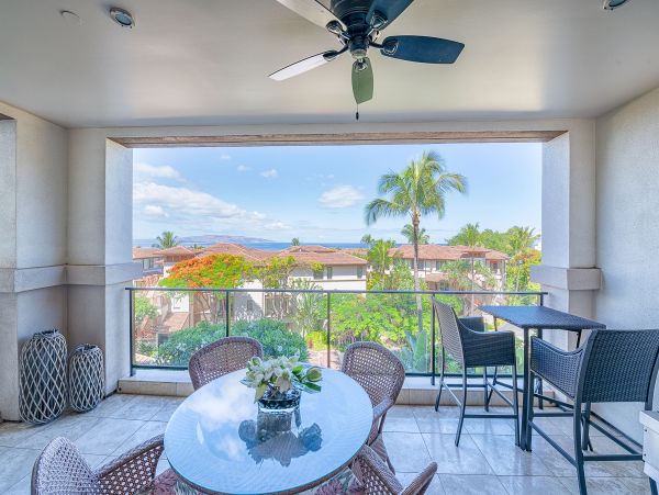 Luxury Vacation Penthouse in Wailea with Amazing Views Sleeps 6