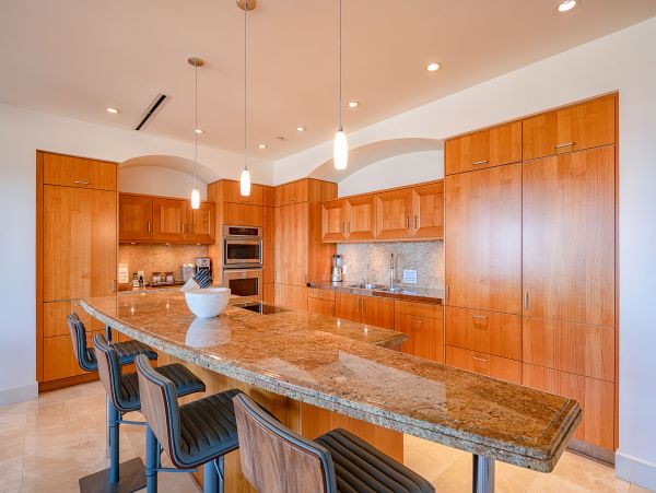 Luxury Vacation Penthouse in Wailea with Amazing Views Sleeps 6