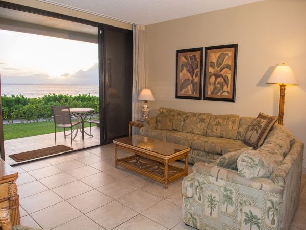 Luxury Oceanfront Condo on Kaanapali Beach - Perfect Hawaiian Getaway