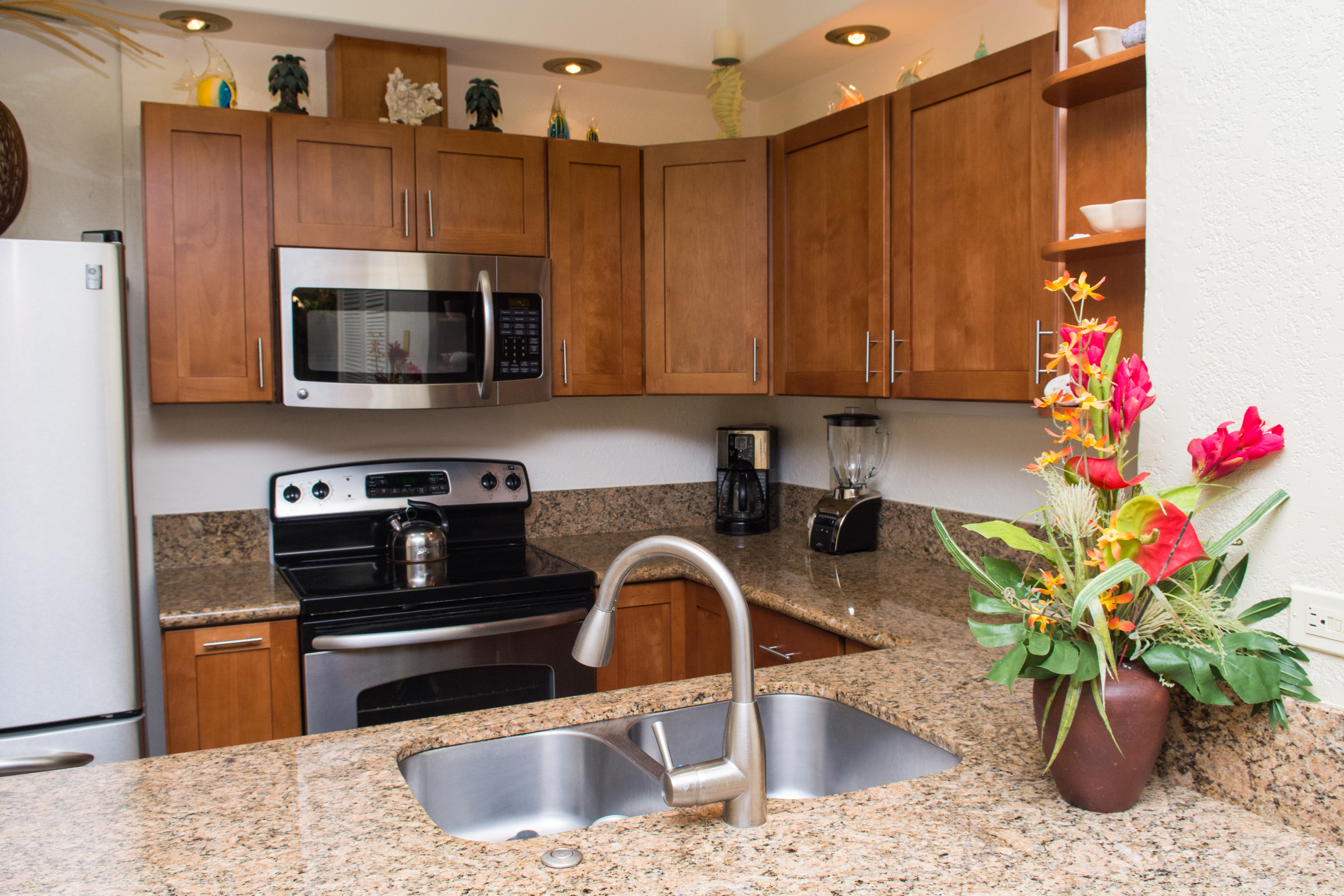 Luxury Oceanfront Condo on Kaanapali Beach - Perfect Hawaiian Getaway