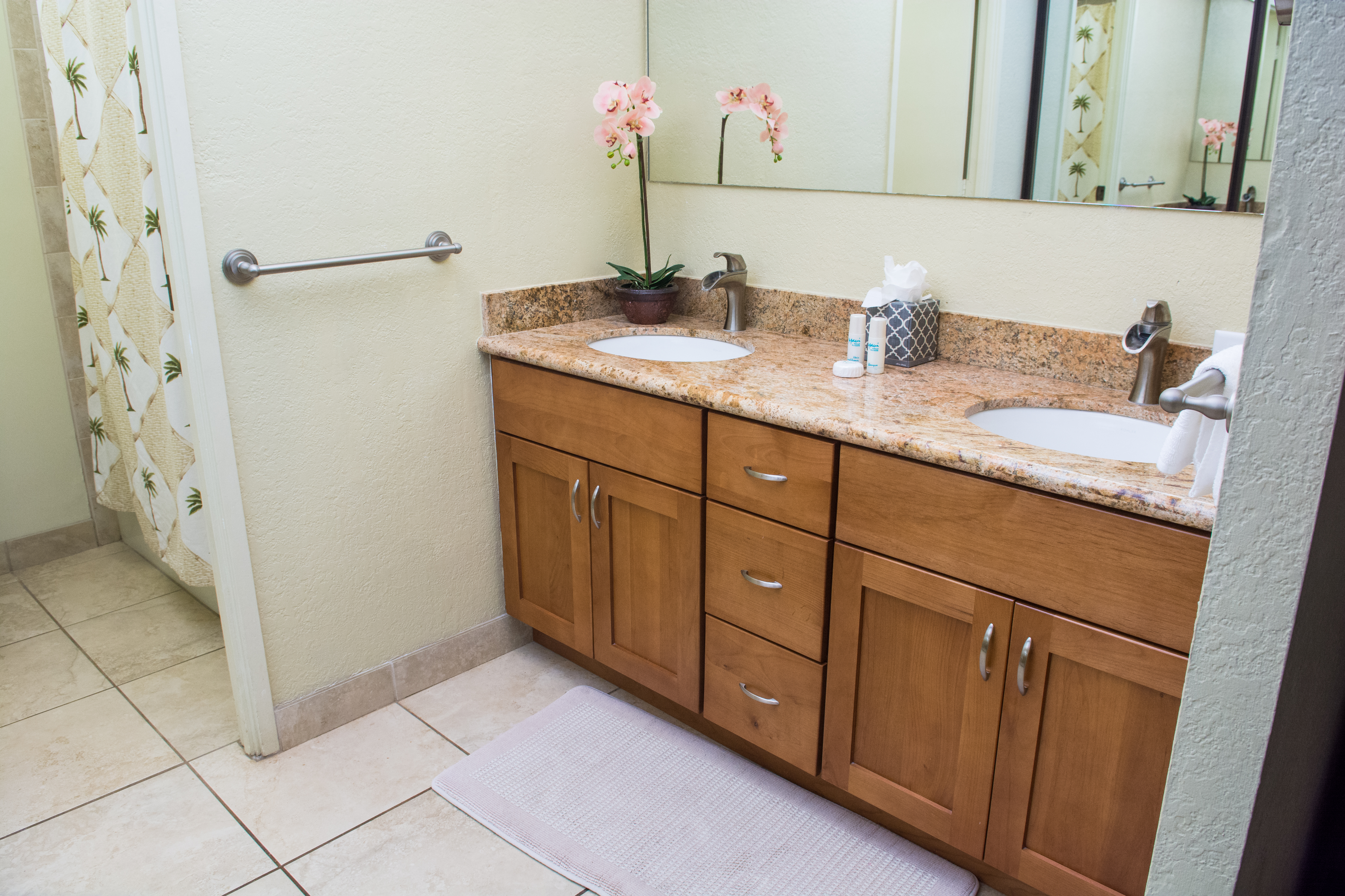 Luxury Oceanfront Condo on Kaanapali Beach - Perfect Hawaiian Getaway