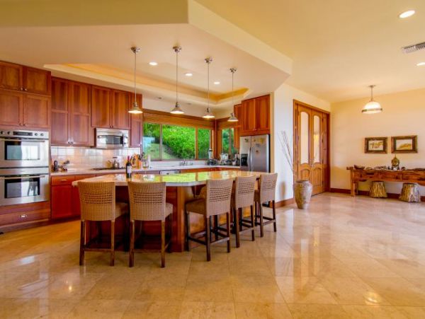 Exclusive 4 Bdrm Estate  Exceptional Mountain & Ocean Views