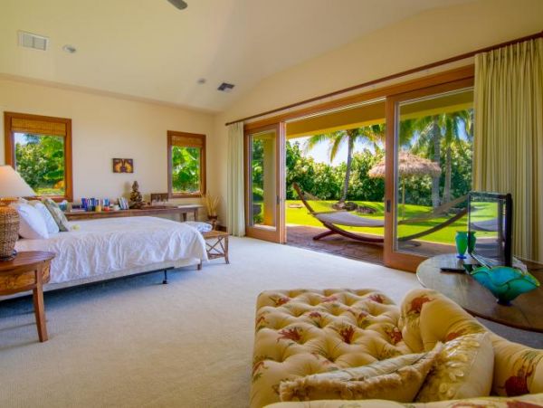 Exclusive 4 Bdrm Estate  Exceptional Mountain & Ocean Views