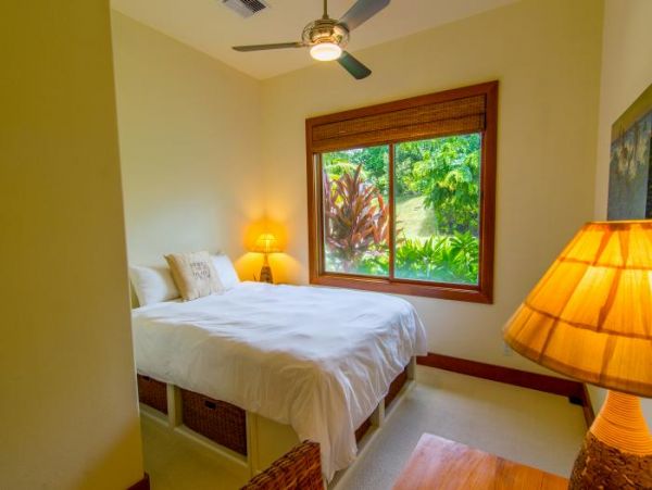 Exclusive 4 Bdrm Estate  Exceptional Mountain & Ocean Views