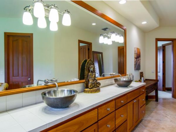 Exclusive 4 Bdrm Estate  Exceptional Mountain & Ocean Views