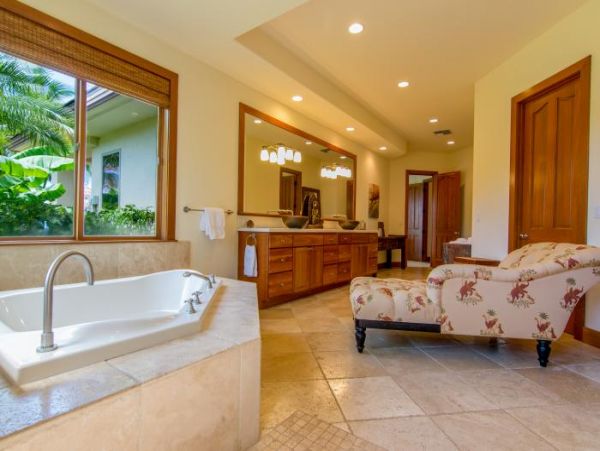 Exclusive 4 Bdrm Estate  Exceptional Mountain & Ocean Views