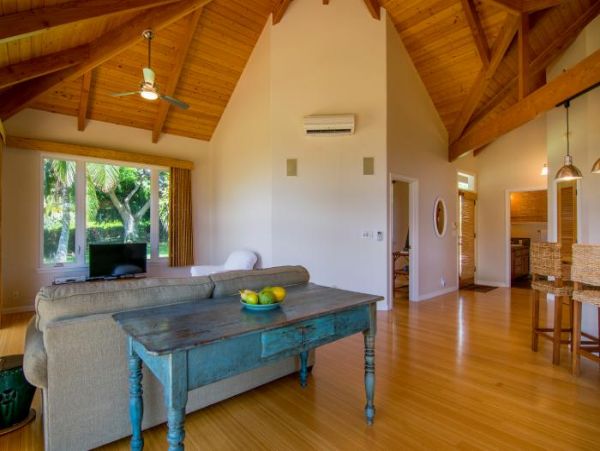 Exclusive 4 Bdrm Estate  Exceptional Mountain & Ocean Views