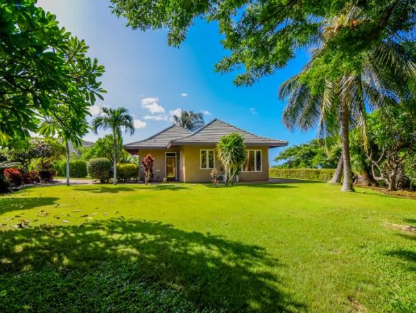 Exclusive 4 Bdrm Estate  Exceptional Mountain & Ocean Views