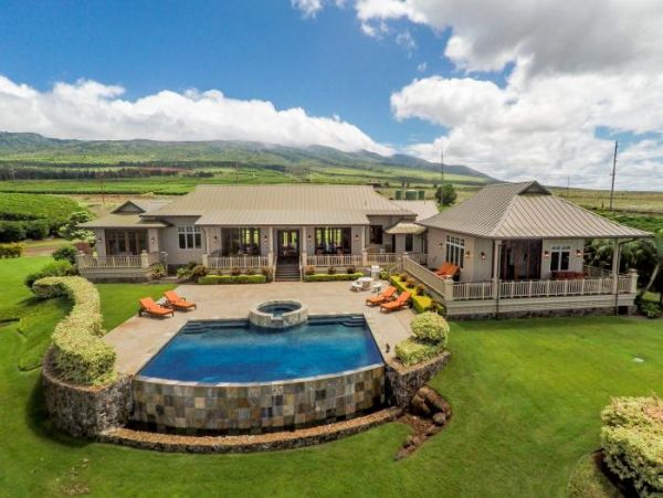 Luxury Four Bedroom Vacation Rental with Pacific Ocean Views