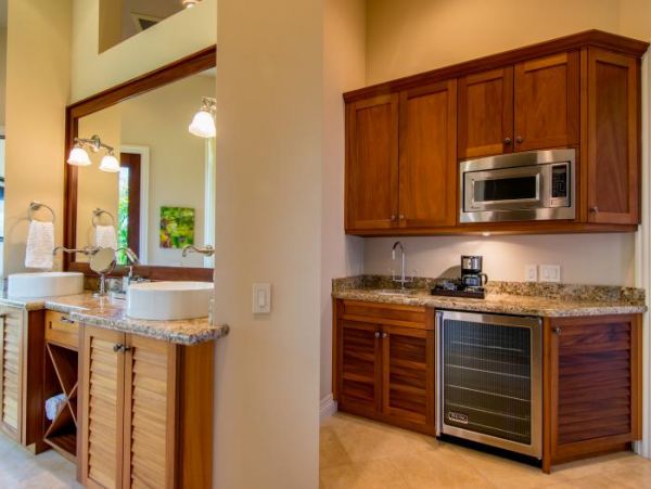 Luxury Four Bedroom Vacation Rental with Pacific Ocean Views