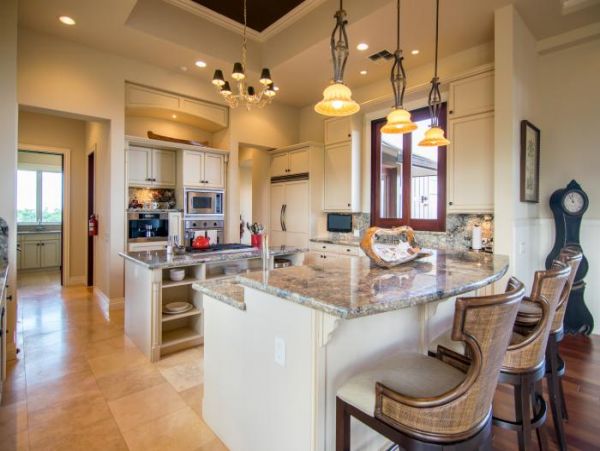 Luxury Four Bedroom Vacation Rental with Pacific Ocean Views