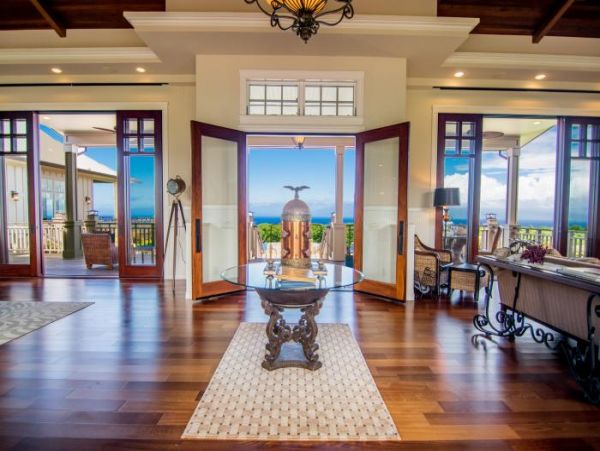 Luxury Four Bedroom Vacation Rental with Pacific Ocean Views