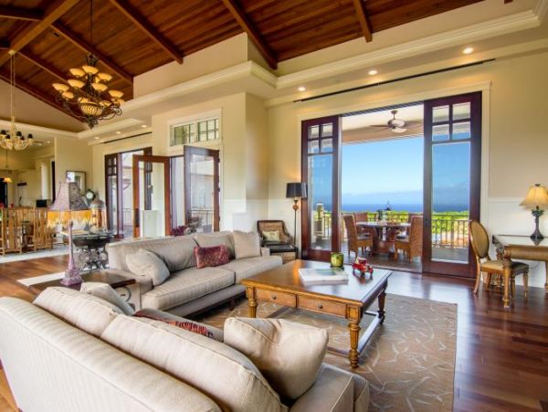 Luxury Four Bedroom Vacation Rental with Pacific Ocean Views