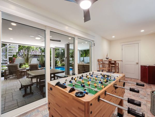 Anna Maria Island Vacation Pool Home Half Block To Beach