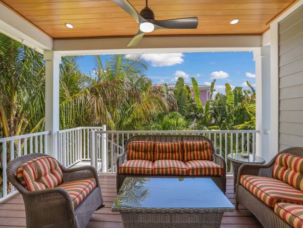 Anna Maria Island Vacation Pool Home Half Block To Beach