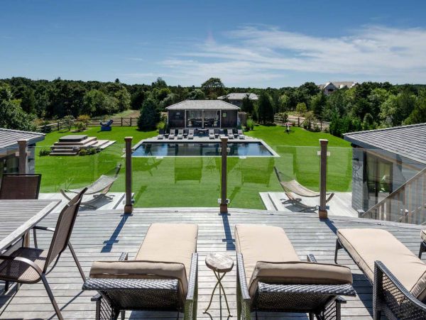 Stunning Compound on Martha's Vineyard Walk to Beach