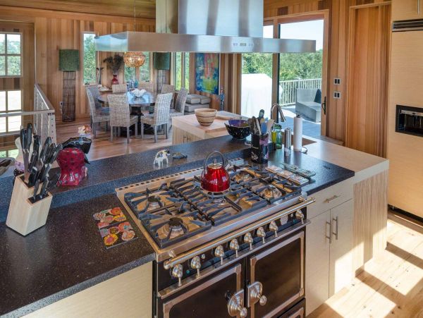 Stunning Compound on Martha's Vineyard Walk to Beach