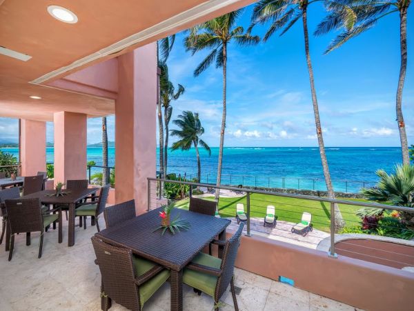 Waimanalo Beach Nine Bedrooms Oceanfront Rental Home