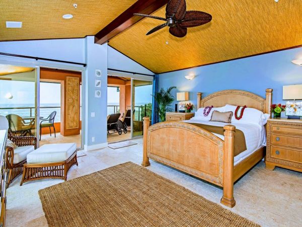 Waimanalo Beach Nine Bedrooms Oceanfront Rental Home