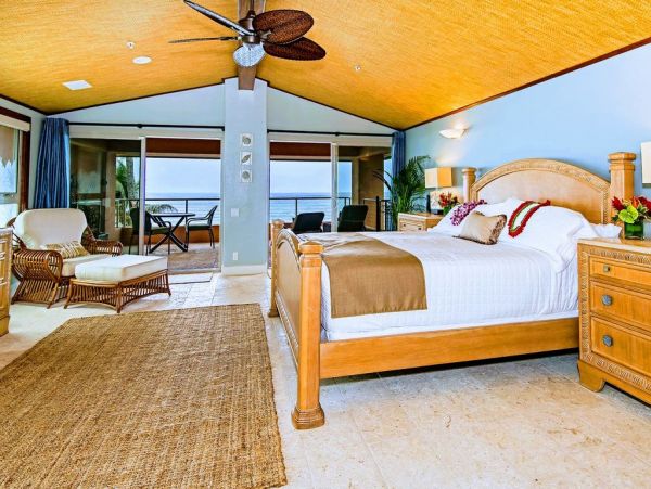 Waimanalo Beach Nine Bedrooms Oceanfront Rental Home