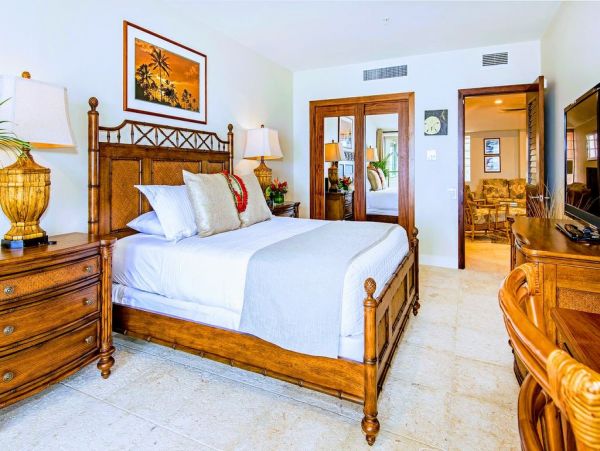 Waimanalo Beach Nine Bedrooms Oceanfront Rental Home
