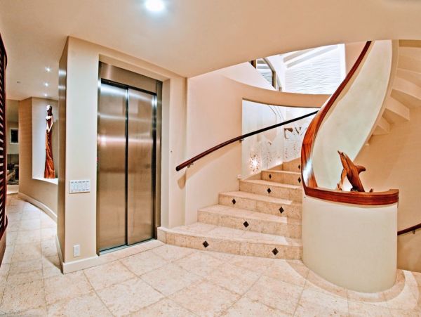 Waimanalo Beach Nine Bedrooms Oceanfront Rental Home