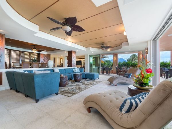 Waimanalo Beach Nine Bedrooms Oceanfront Rental Home