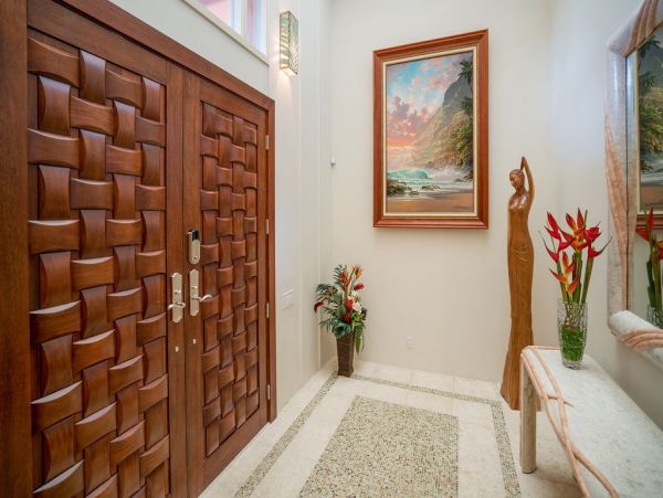 Waimanalo Beach Nine Bedrooms Oceanfront Rental Home