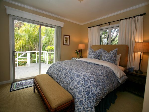 Oceanfront Four Bedroom Vacation Pool Home in Santa Barbara