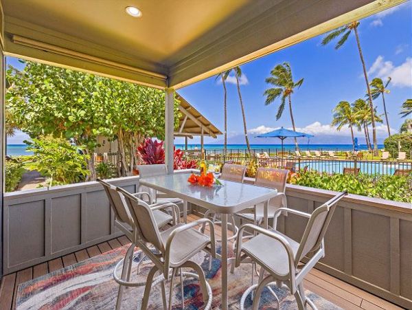 Three Bedroom Ocean Views Galor Stroll to Beach