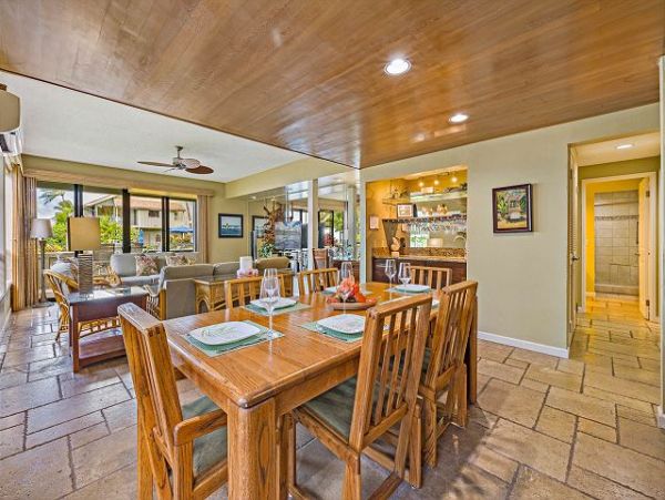 Three Bedroom Ocean Views Galor Stroll to Beach