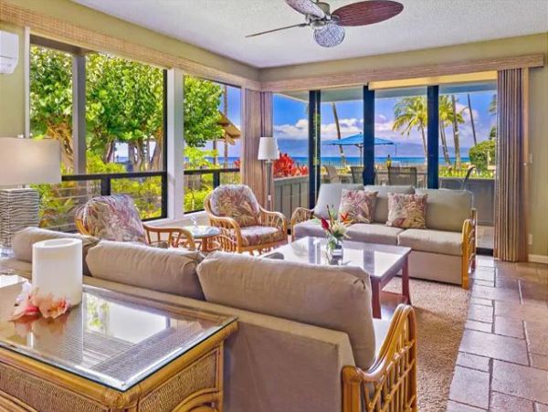 Three Bedroom Ocean Views Galor Stroll to Beach