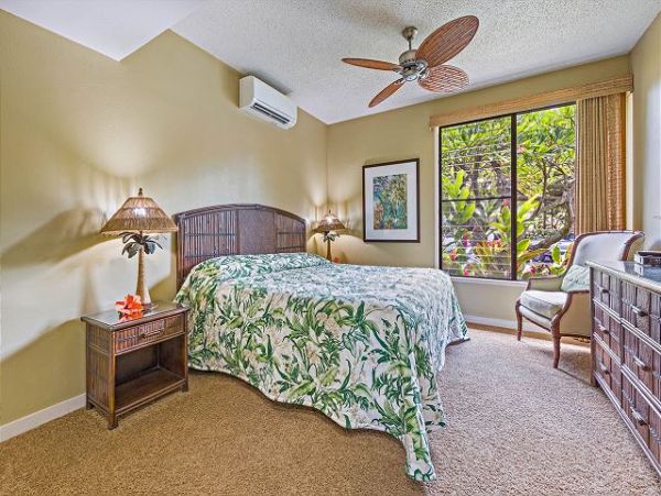 Three Bedroom Ocean Views Galor Stroll to Beach