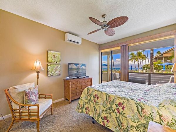 Three Bedroom Ocean Views Galor Stroll to Beach