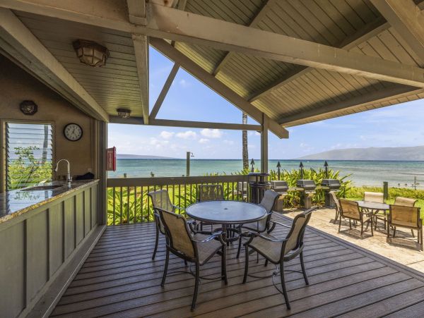 Beachfront 2-Bedroom Vacation Condo in Kahana - Perfect Family Retreat